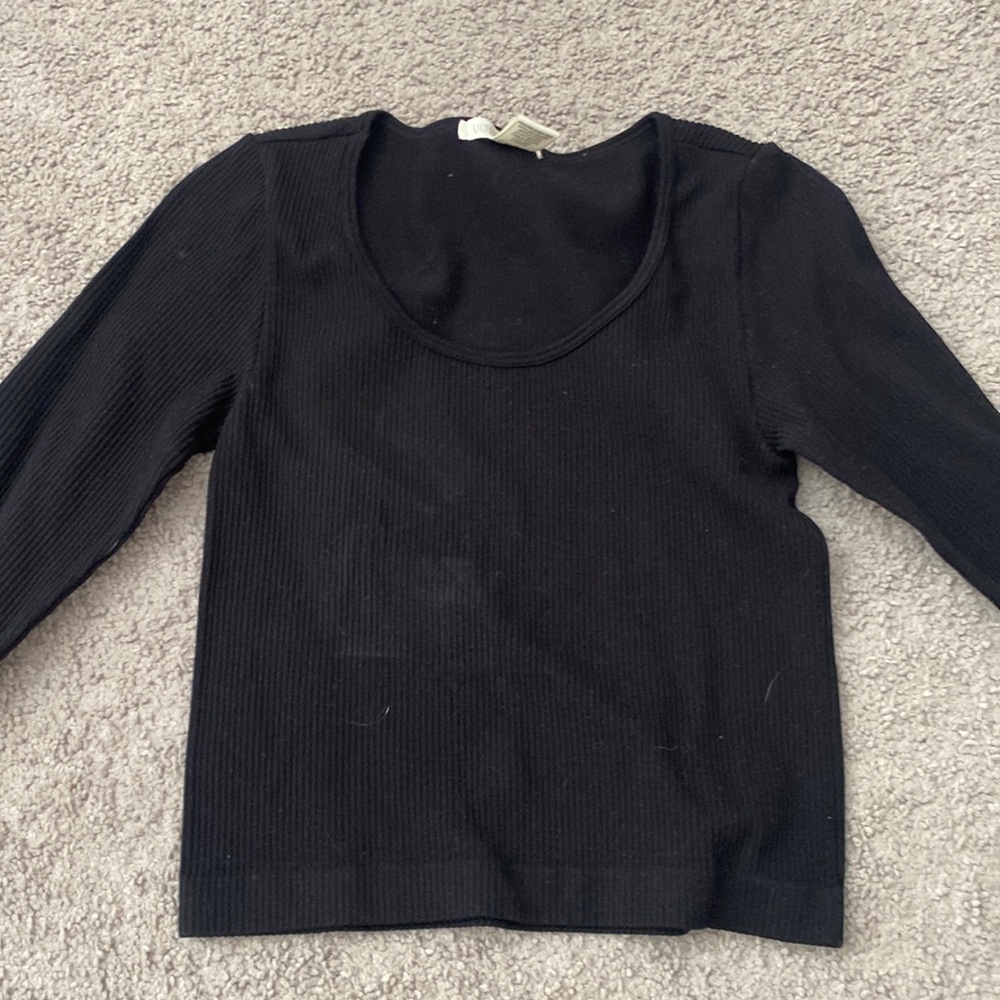 Tight ribbed black shirt